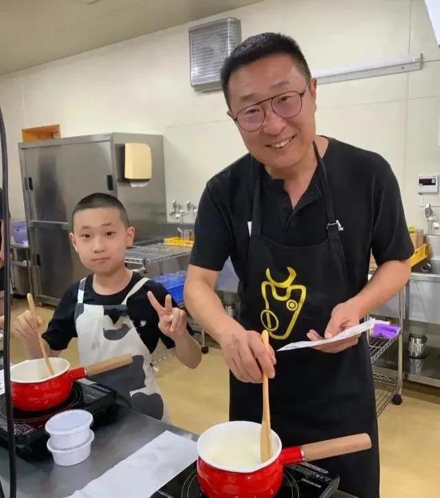 林永健，激动发文！

12月18日，54岁的戏骨林永健，突然登上热搜，起因是他在
