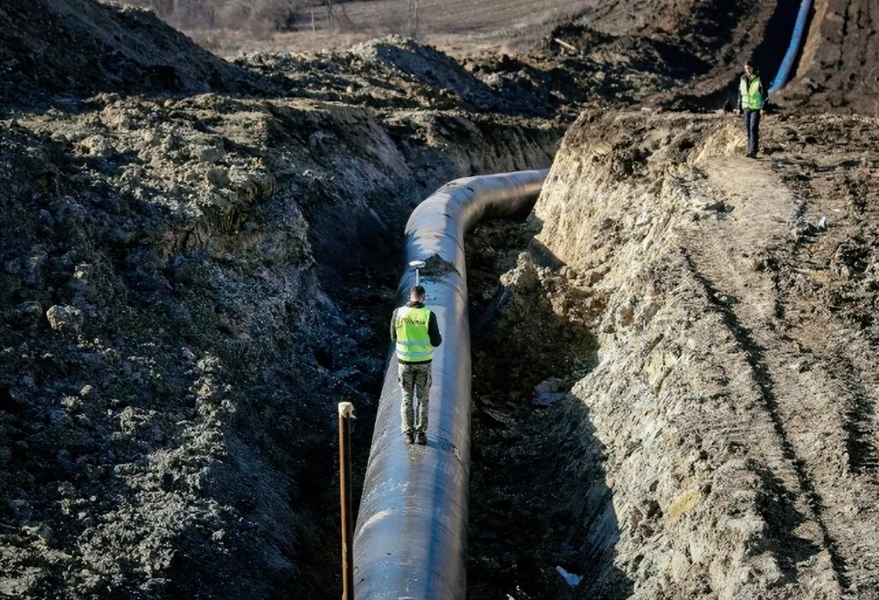 最近巴尔干半岛出了个挺吓人的事，就在塞尔维亚和匈牙利两国交界的地方，那条叫土耳其