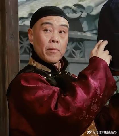 世界杯 这个女主裁判还是够仁慈了，这噼里啪啦的飞铲外刈德合勒，到现在也就俩黄牌。