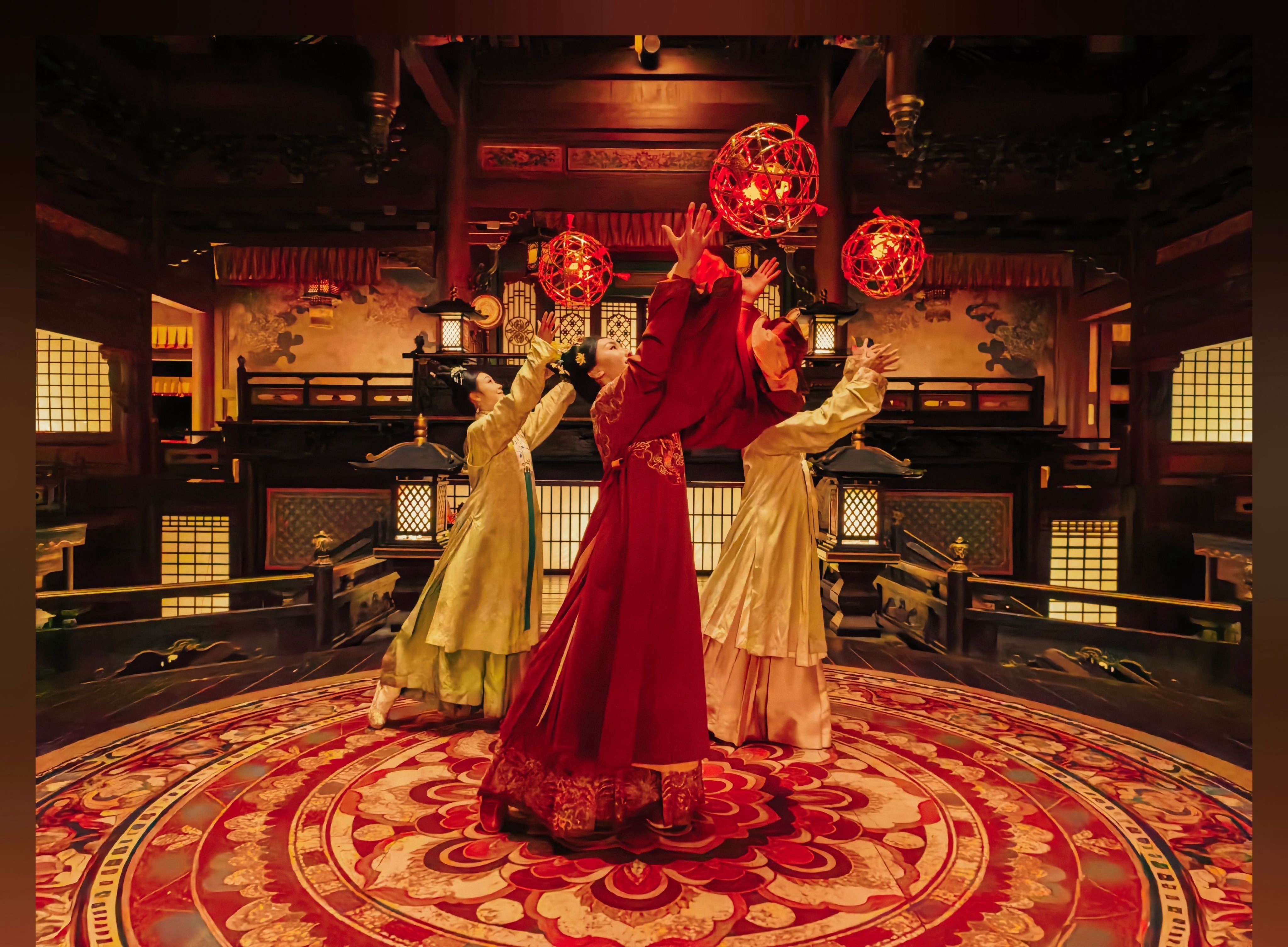 年轻人开始接触非遗滚灯了 非遗滚灯和现代舞蹈的结合让我们看到传统文化在新的展现形