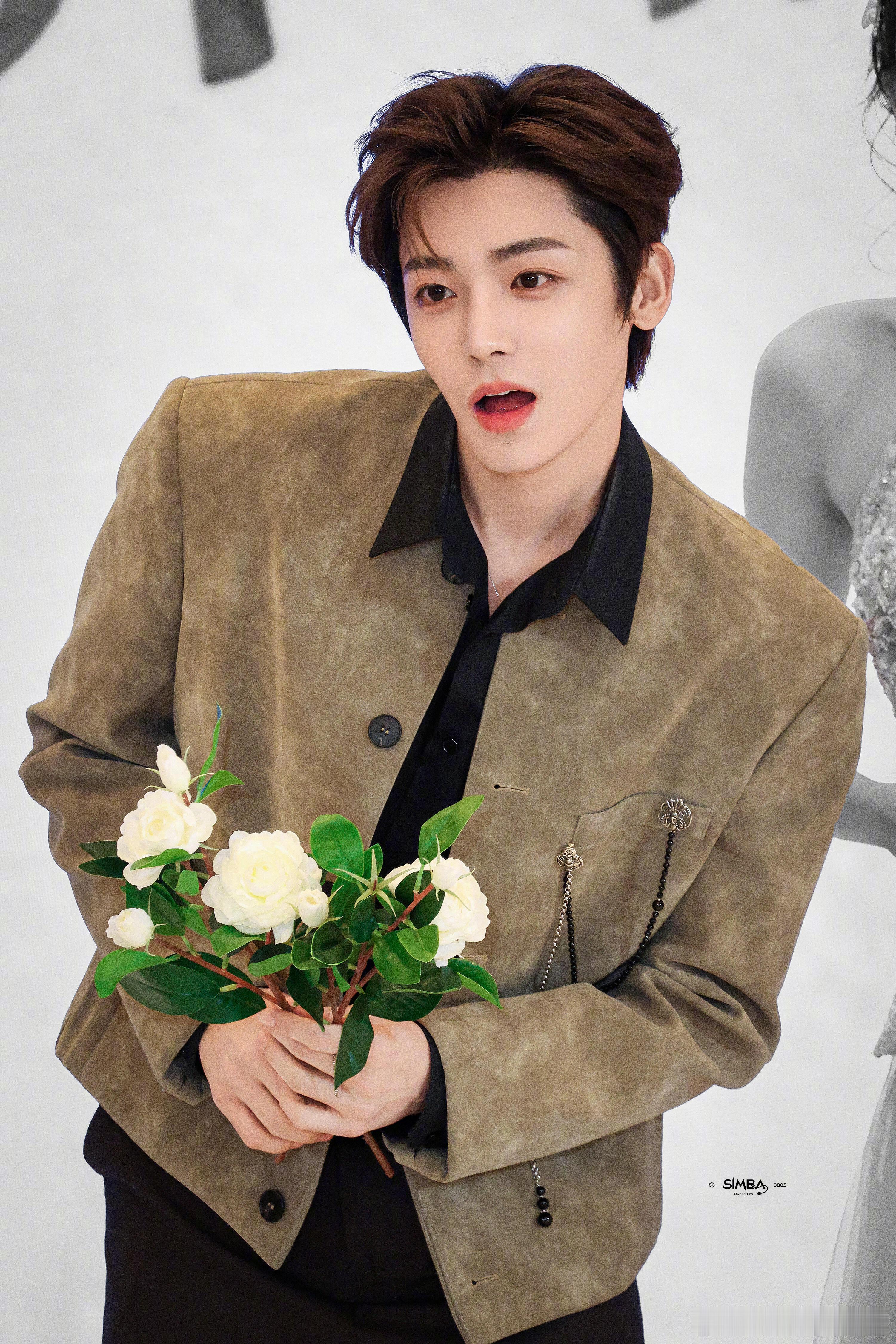 没有不爱上侯明昊的义务！ 