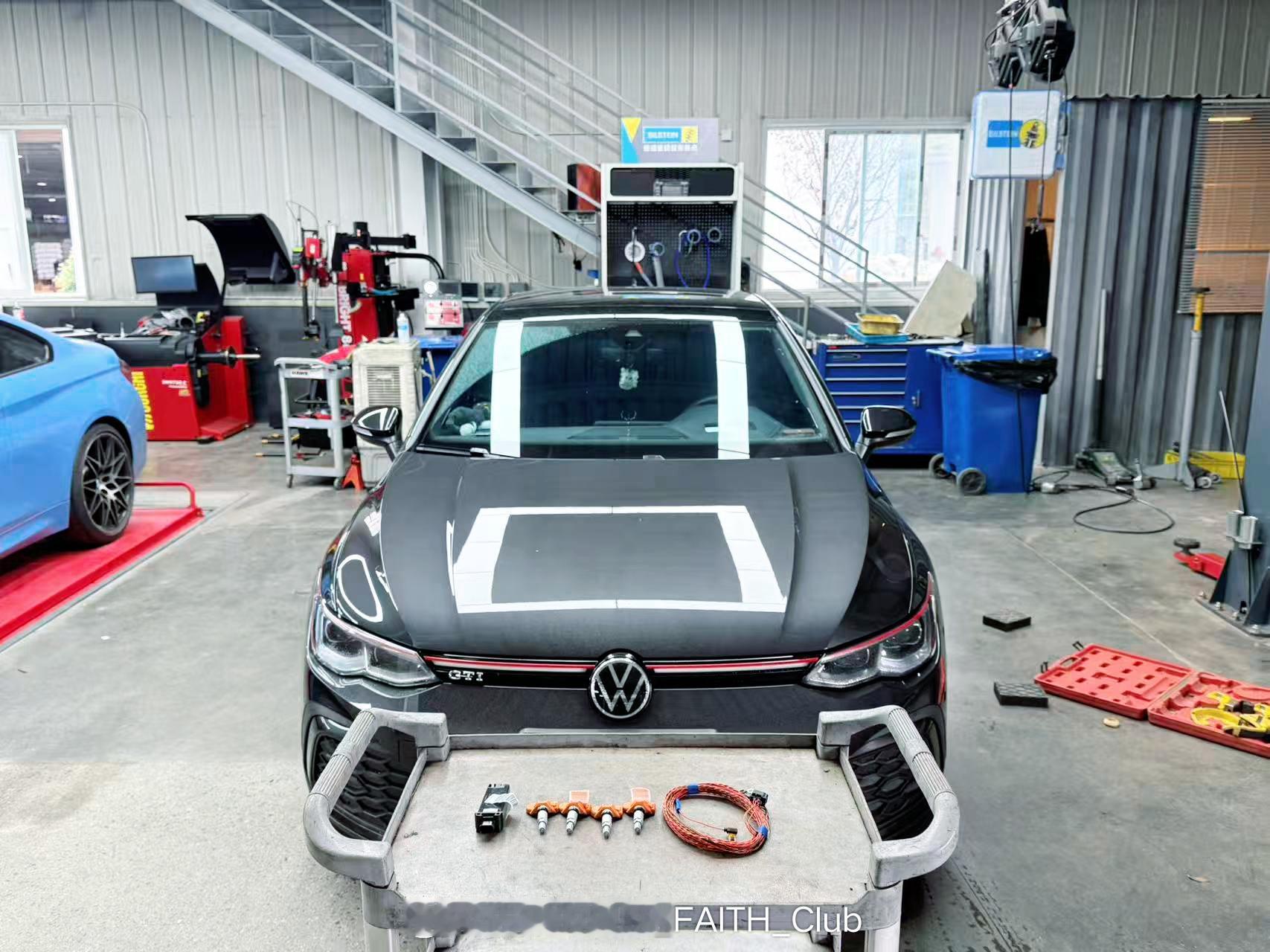 高尔夫8代GTI：原厂二代胎压显示，开通隐藏功能布局。高尔夫gti汽车改装成都同