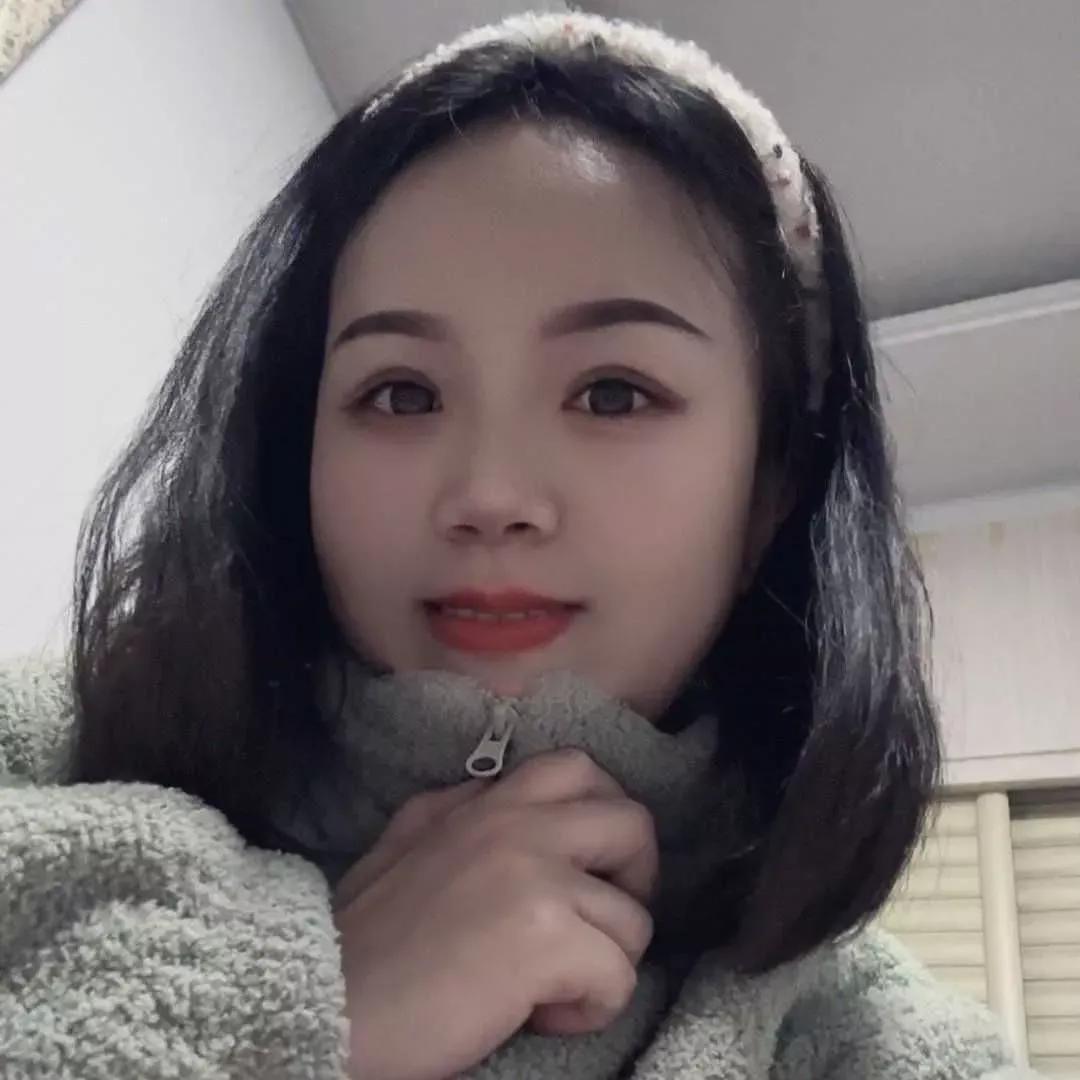 大年初二大早上，我还没起床，舅舅就打来电话，我正要开口向舅舅说新年好，舅舅就说: