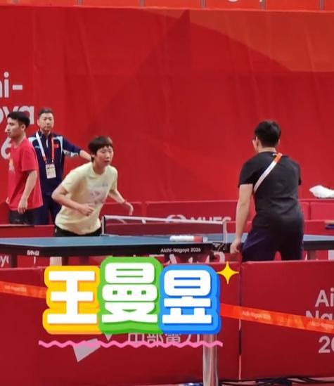 国乒男女队已全员集结训练 全员到齐，进场馆，开练！国乒经历了名古屋的落地波折，终