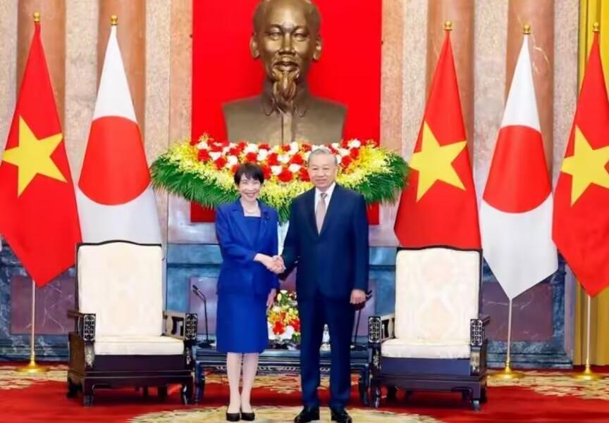 日越联手“新动作”？背后算盘和现实利益谁更重

河内的湿热午后，演讲厅空调声与掌