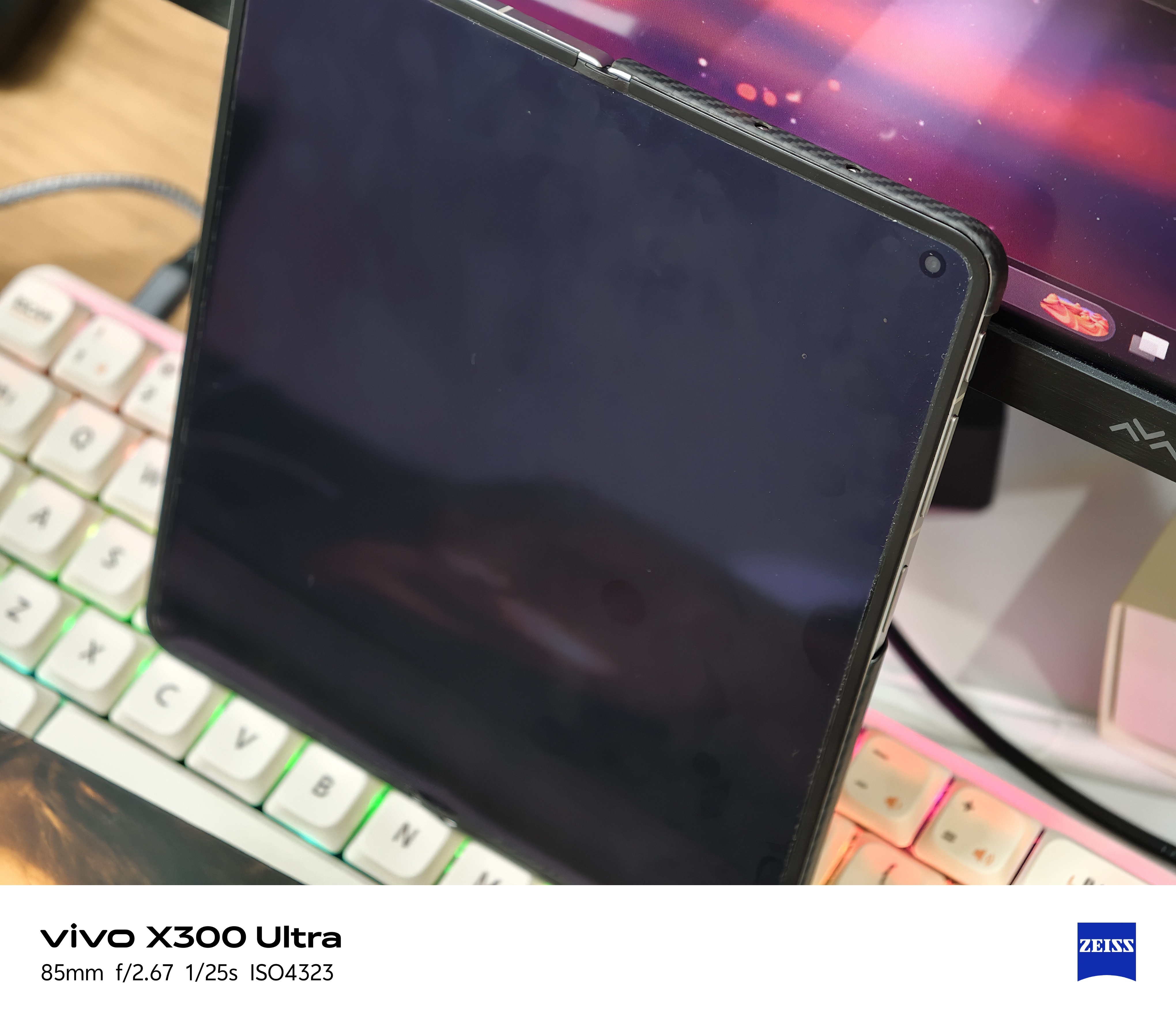 感受一下Find N6与其他折叠机的折痕对比，够直观吗[举手] ​​​