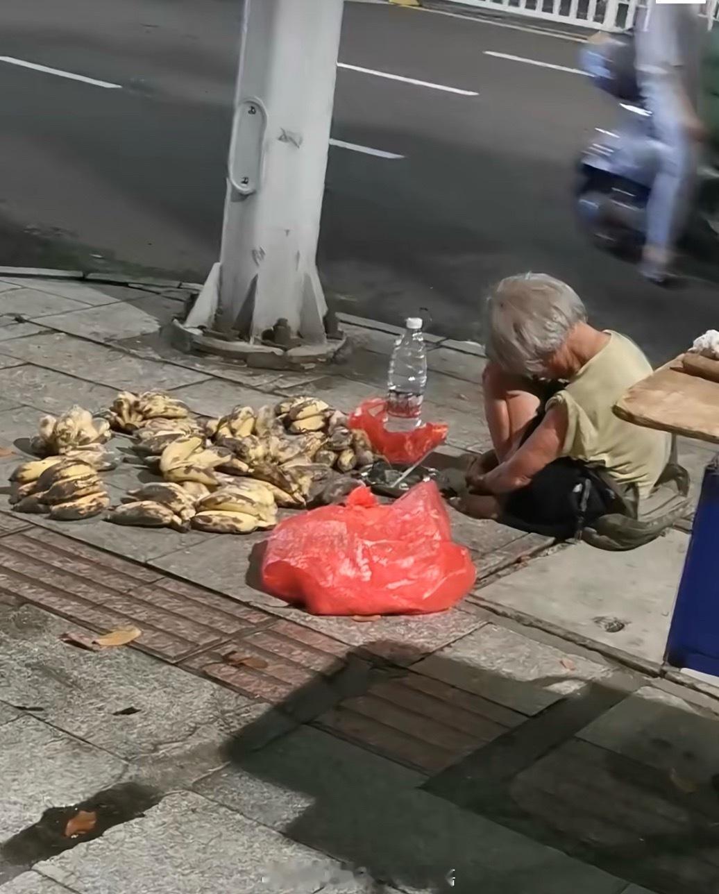 有人总抱怨对象不行，房子不够大，车子不够贵，衣服不够逼格。还有些人，只是为了活着
