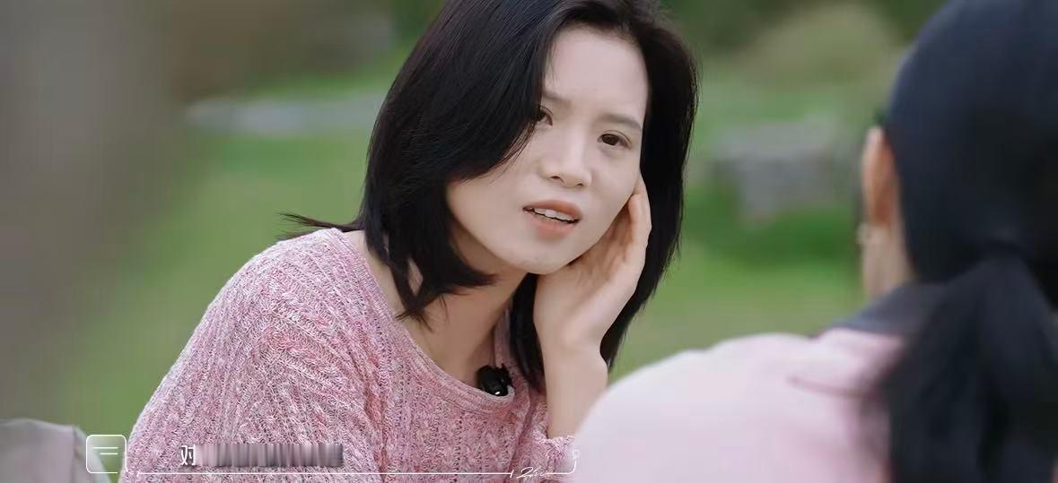 三个女童的隐秘成长 空白相册，藏着三个女孩心底的小遗憾。向往定格在相片里的温暖日