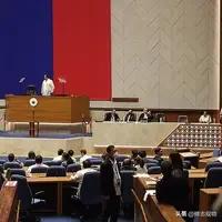 政治内耗，正在拖垮菲律宾发展
 
       国内政坛博弈，实实在在影响菲律宾