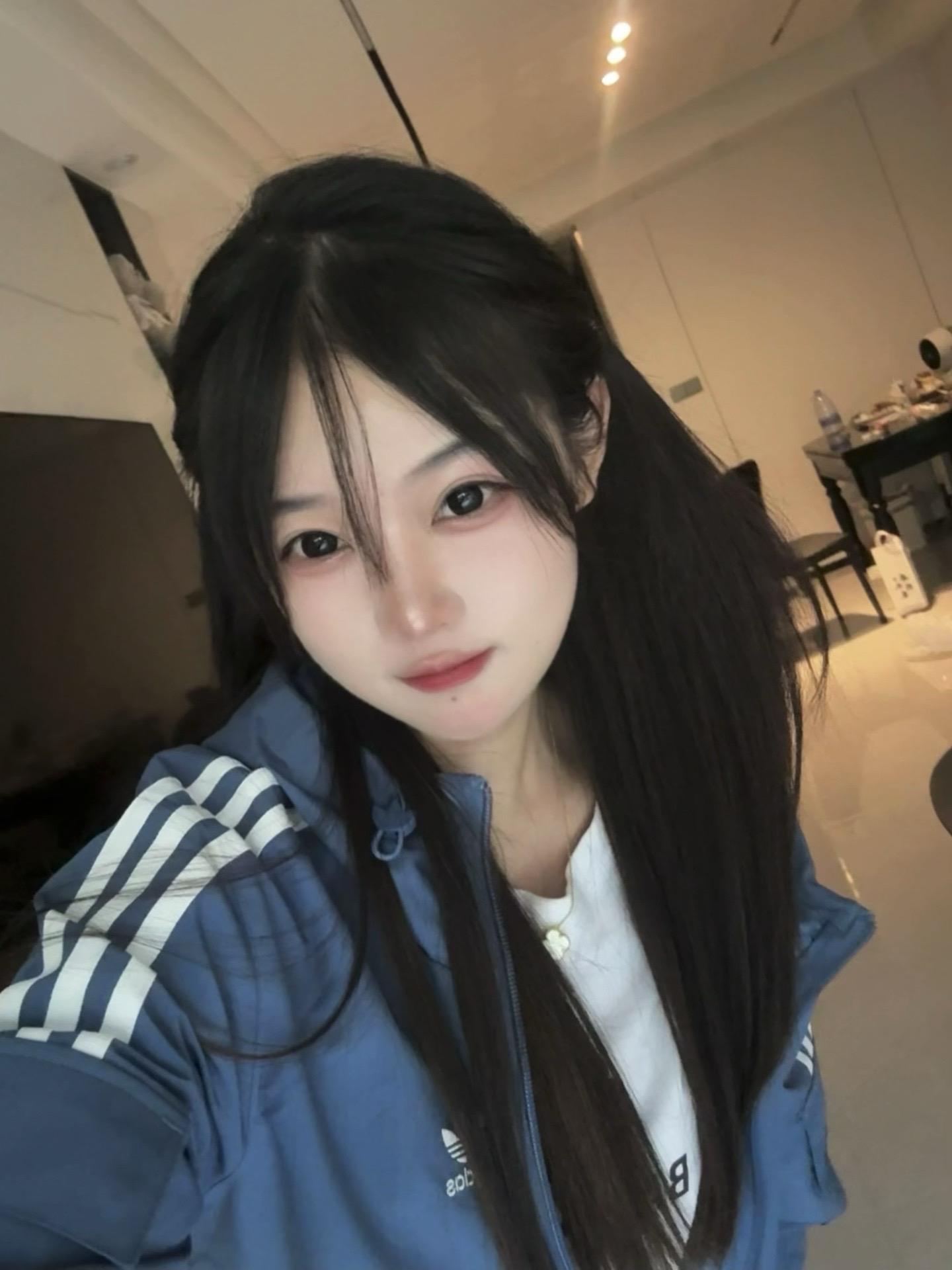 牛肉和西红柿不能一起吃 因为西红柿是红色的 牛肉会在肚子里撞你