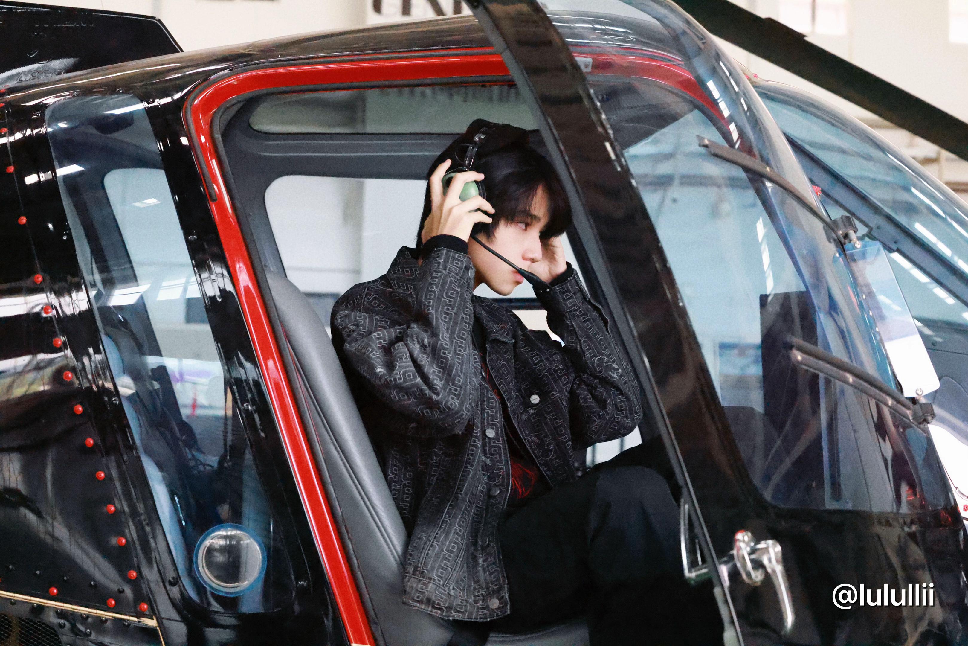 男神又跑去开飞机✈️