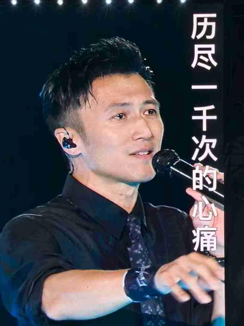 谢贤真的是运气，从出道就红，身边的小生都没他红，他也没有那些所谓神乎其神的演技，