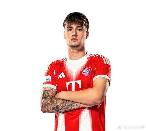 🚨首次進入拜仁一線隊陣容的青訓小將：1️⃣哈維爾·費爾南德斯（19歲/前腰）?