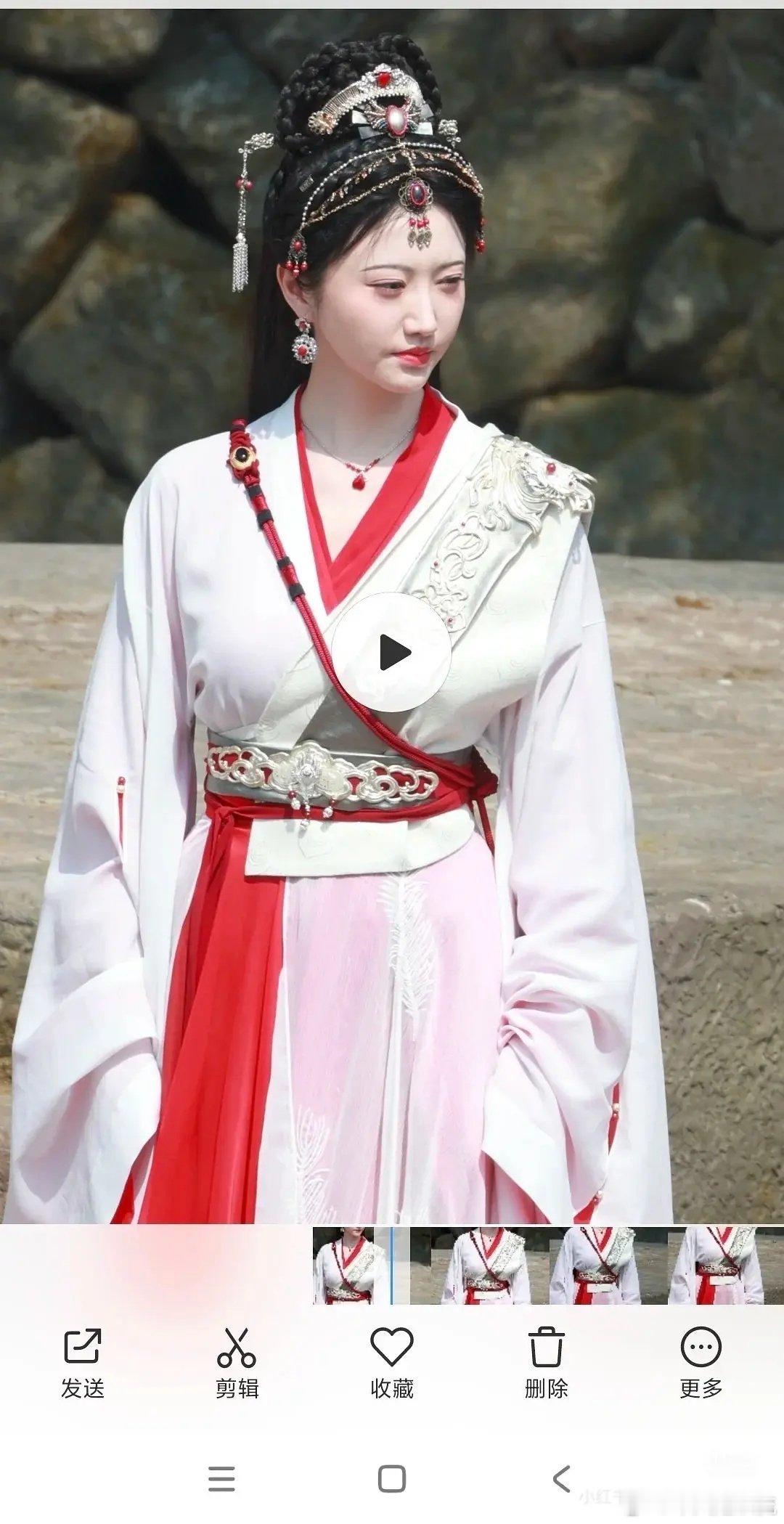 景甜是不是又动了 怎么这么僵 ​​​