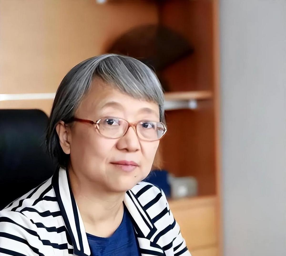 “我从不后悔留在美国！”上海“高考状元”袁钧瑛，公派留美拒不回国，甚至变更了国籍