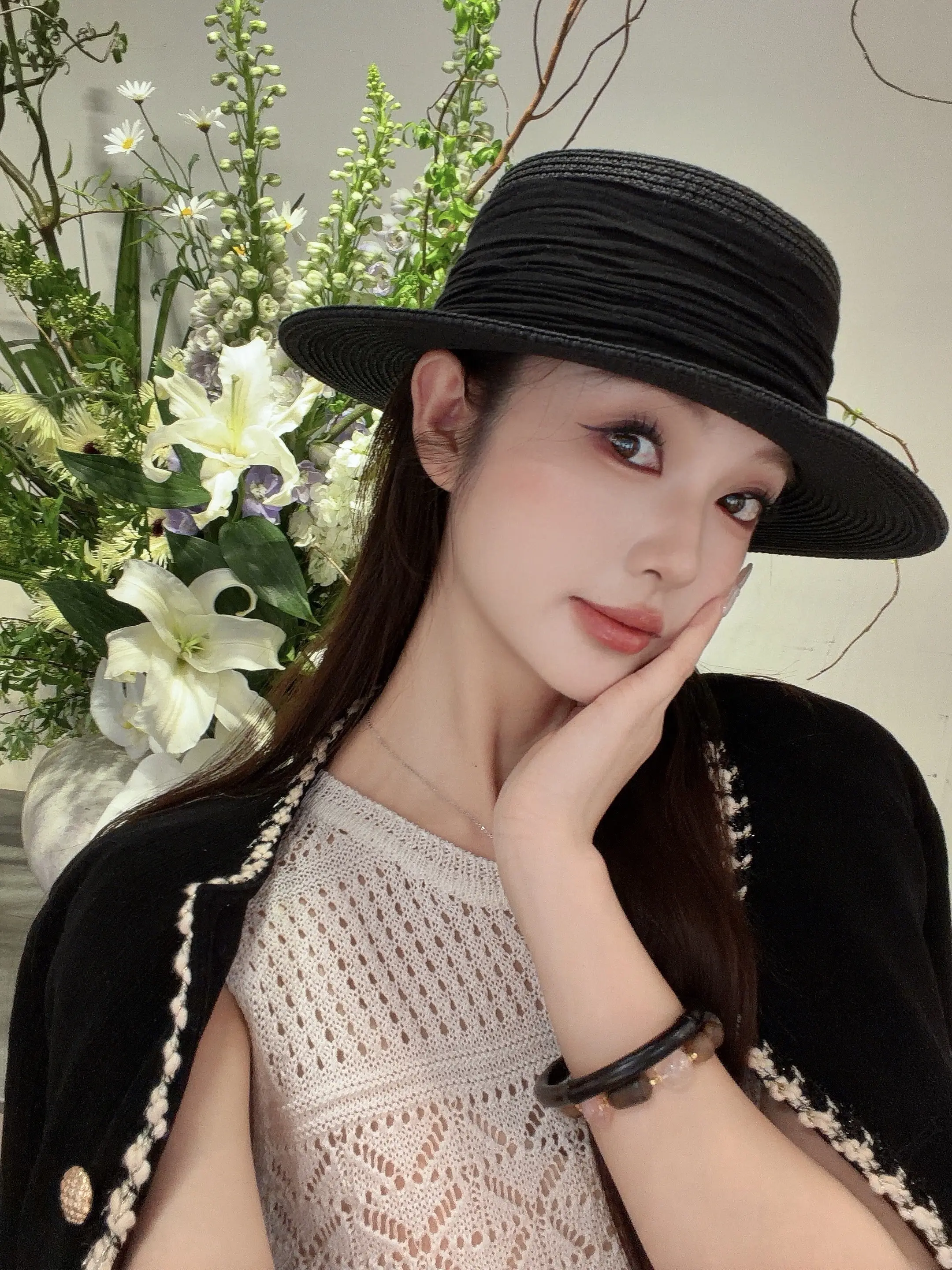 忙碌且快乐🌞。