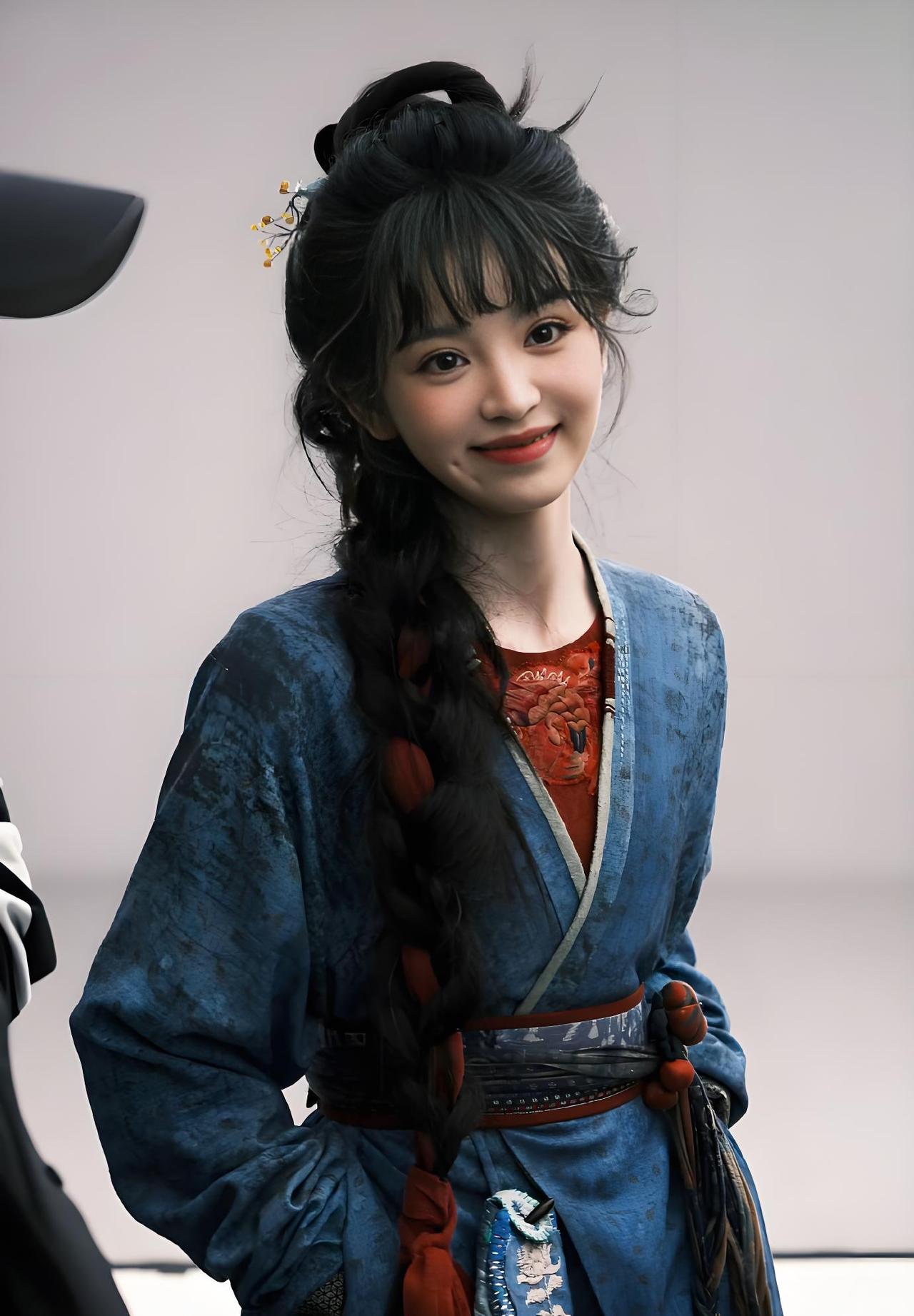 电视剧好不好看未知，人的确好看。田曦薇