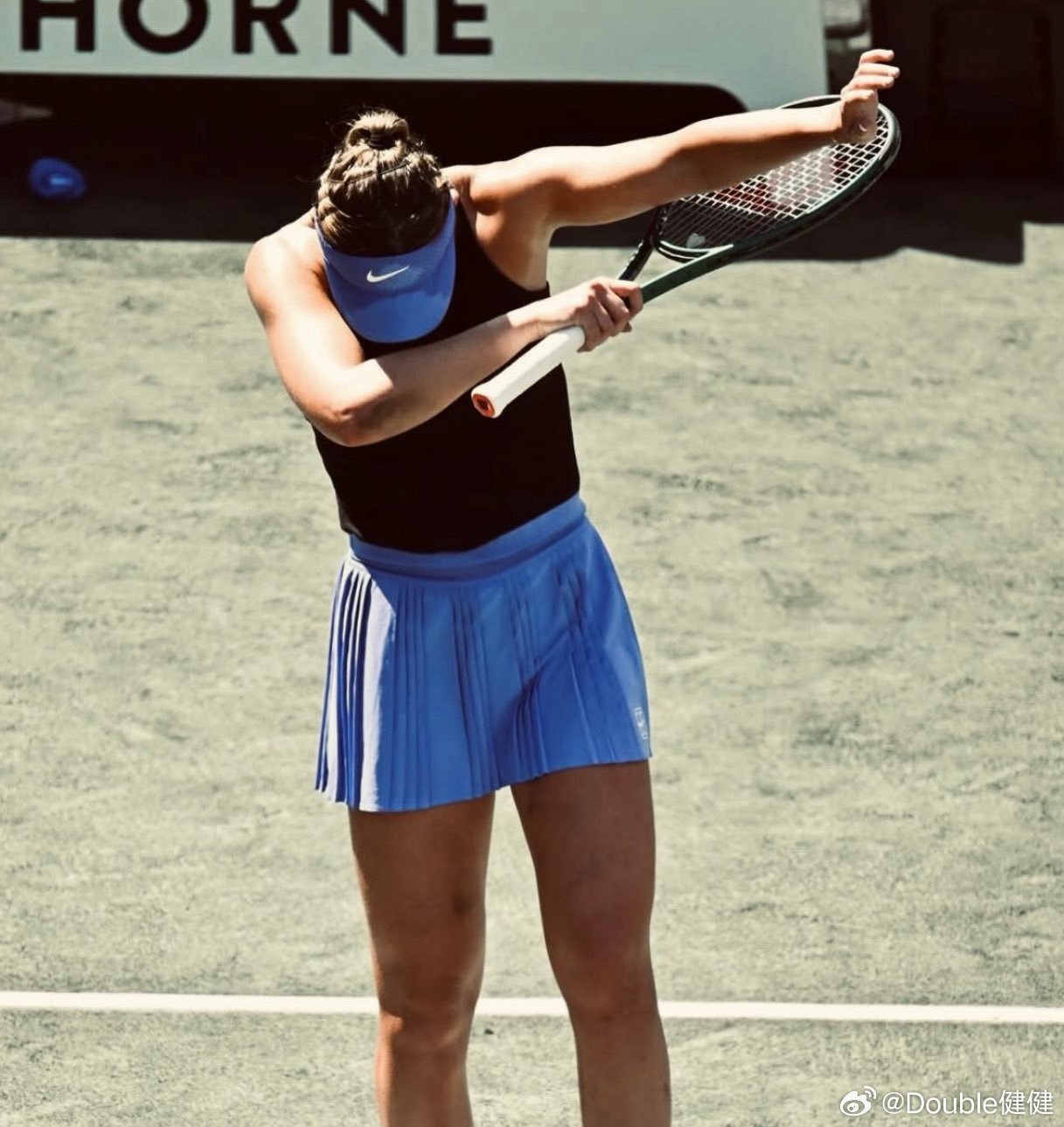 【巴多萨解释她为何不退役】 “我每天都会想到这件事，但就在那一刻，某种更强大、更