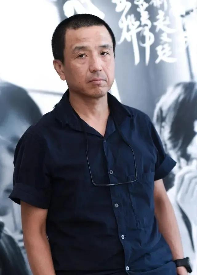 知名导演娄烨突然被曝涉嫌职务侵占，而且据说数额超千万。
举报的公司负责人已报案，