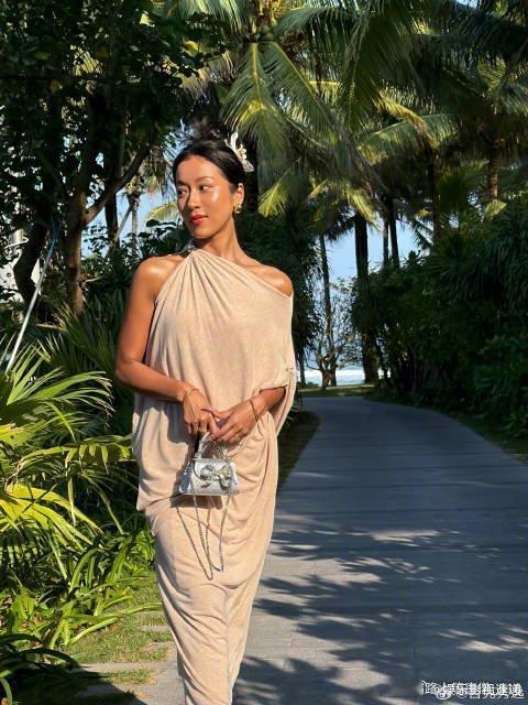 新华日报喊话吉克隽逸 看比赛的同时还能和家人一起，这样的安排想想就觉得很温馨，很