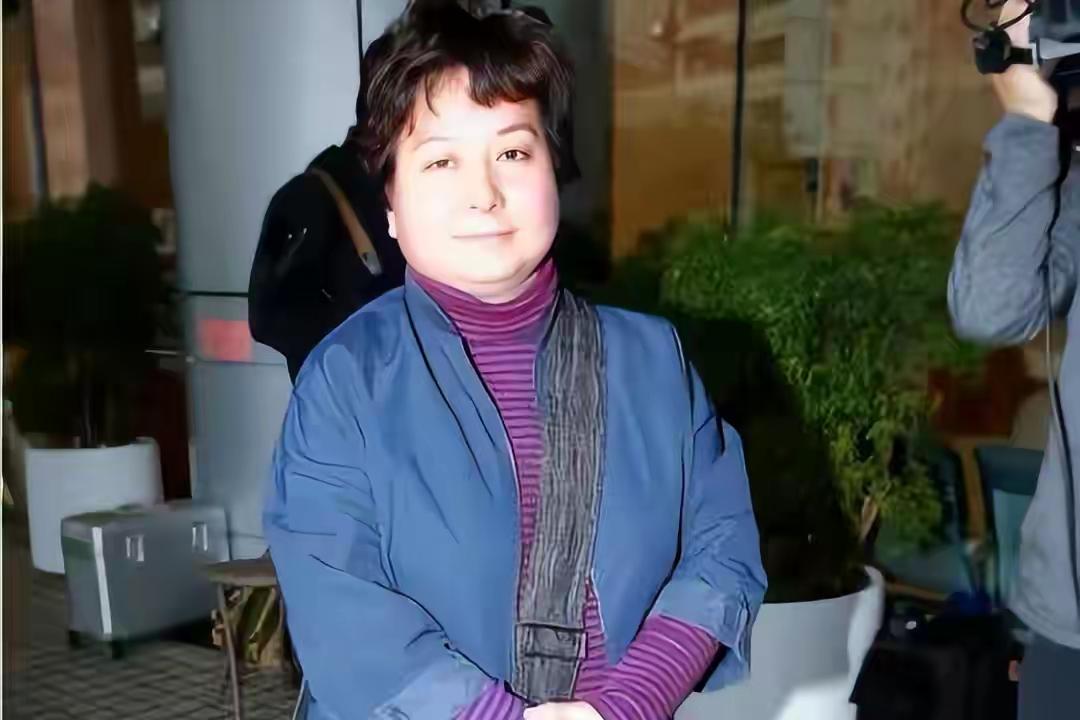 赌王二房千金何超蕸60岁离世，一生未婚未育，虽被父亲赞为“最能帮忙”的女儿，却始