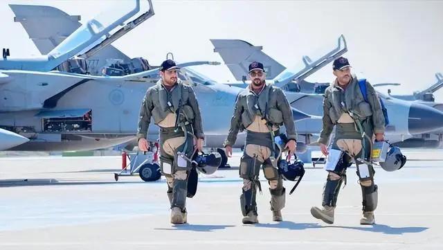 都是兄弟国家，中国能卖歼10C给巴基斯坦，为何不卖给朝鲜。有人说中国对外军售非常