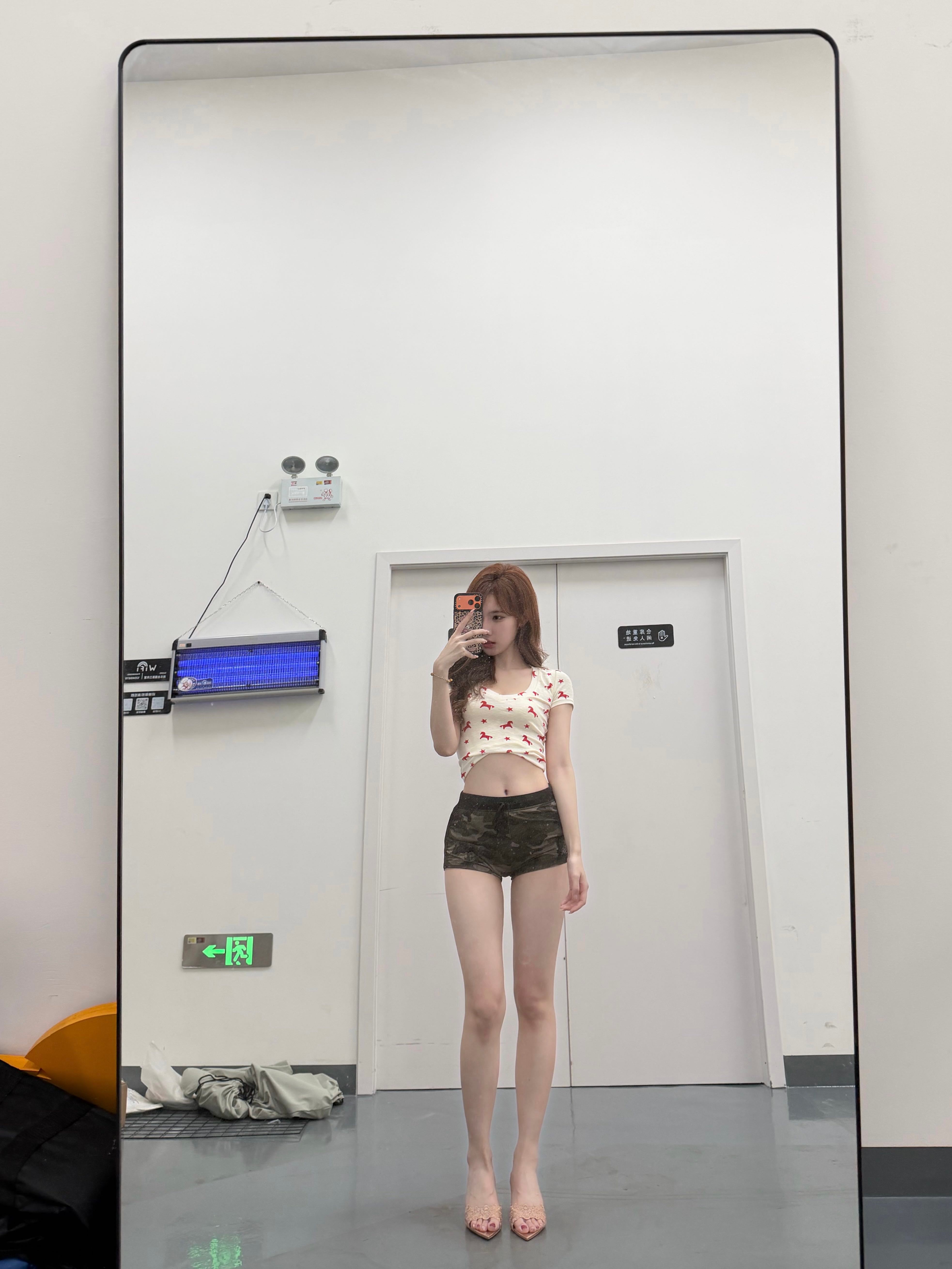 “一条”美女冉 