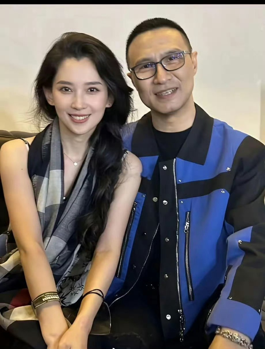 能把汪峰迷得五迷三道的森林北有多漂亮，没有了滤镜也是普通一妇女，大家觉得她漂亮吗
