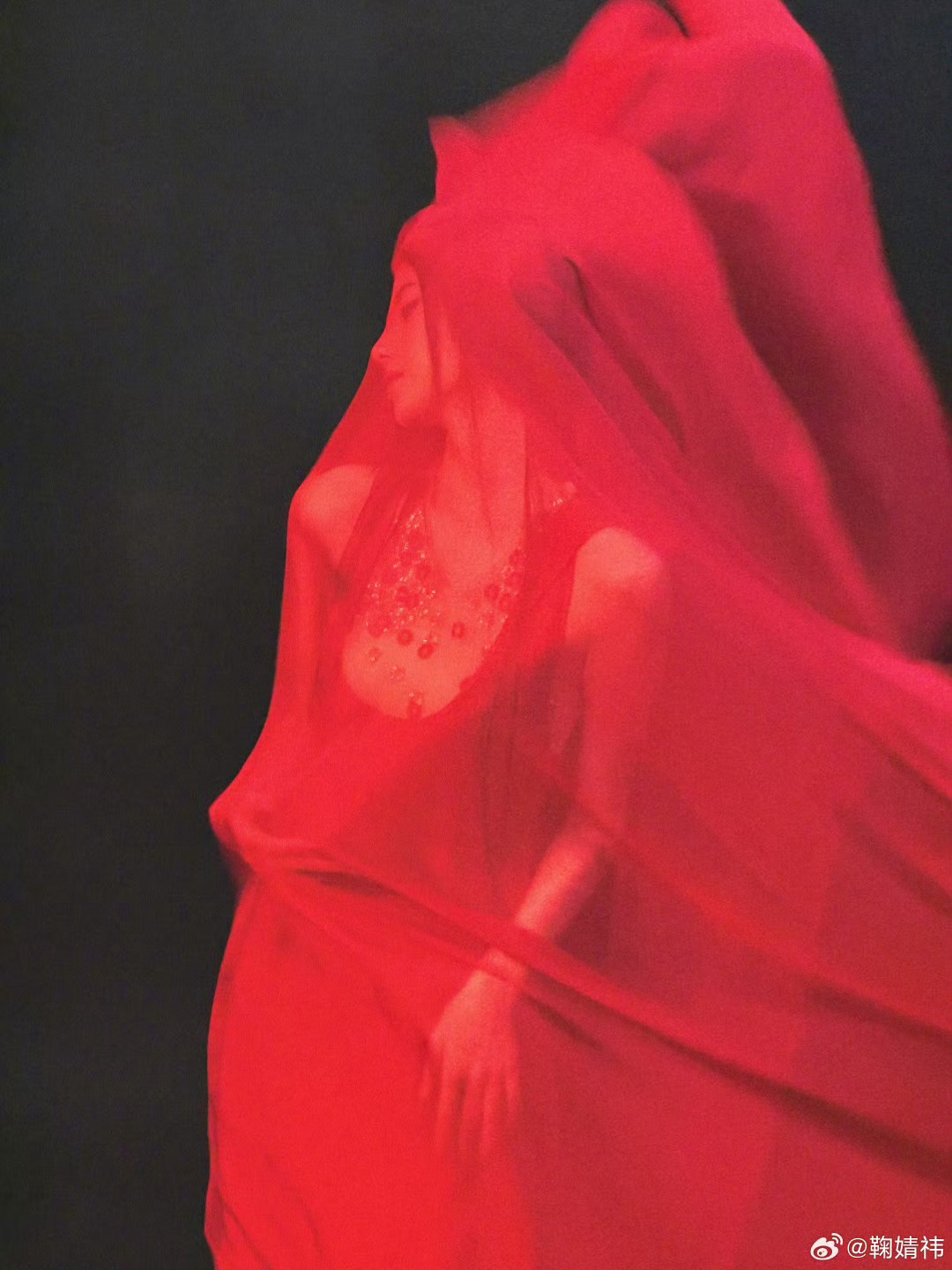 jjy鞠婧祎歌曲落日未眠 jjy鞠婧祎杨采薇 以这份热爱，致你那嗳阳般的笑容” 