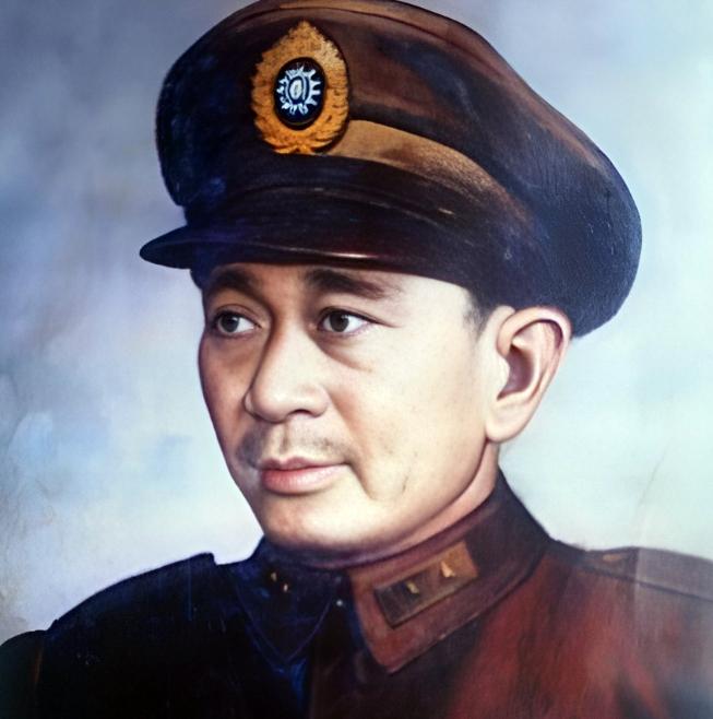 他是民国军中极具争议的人物，人人戏称他 “飞将军”，这个名号并非褒扬骁勇，而是调