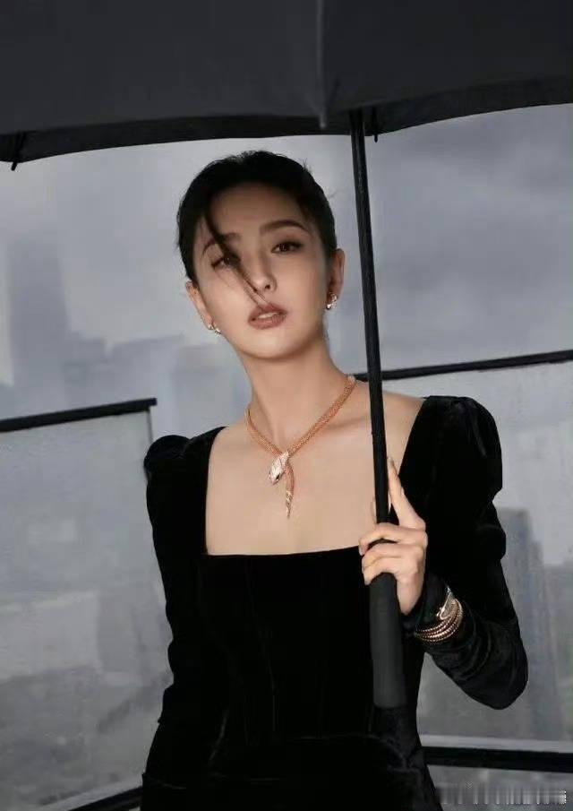 佟丽娅想做不被定义的演员 佟丽娅的选择总是那么独特，这次的新作品也一定能够让我们