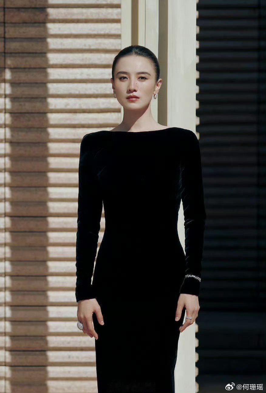 恭贺 凭借电影《好东西》中的“王铁梅”，获得第38届中国电影金鸡奖最佳女主角！ 