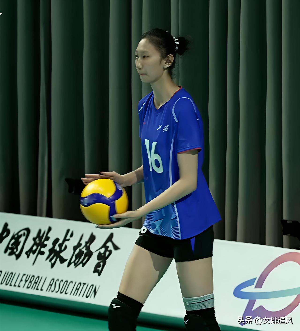 苏青女排三大球轻取贵州，鲁青女排险胜天津
10月16日，江苏青年女排三大球资格赛