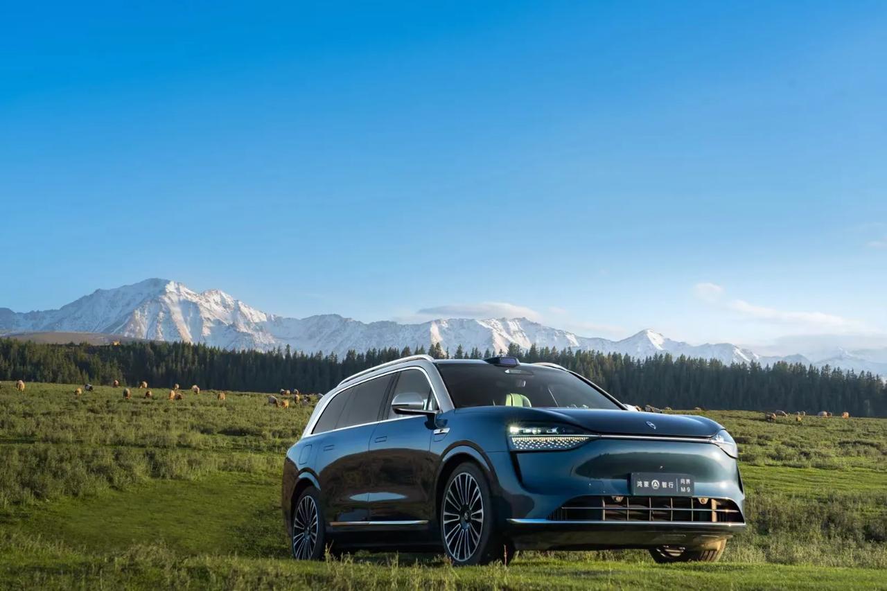 赛力斯汽车搭载的遥控泊车与自动泊车技术，为许多驾驶者，尤其是那些在停车时感到困难