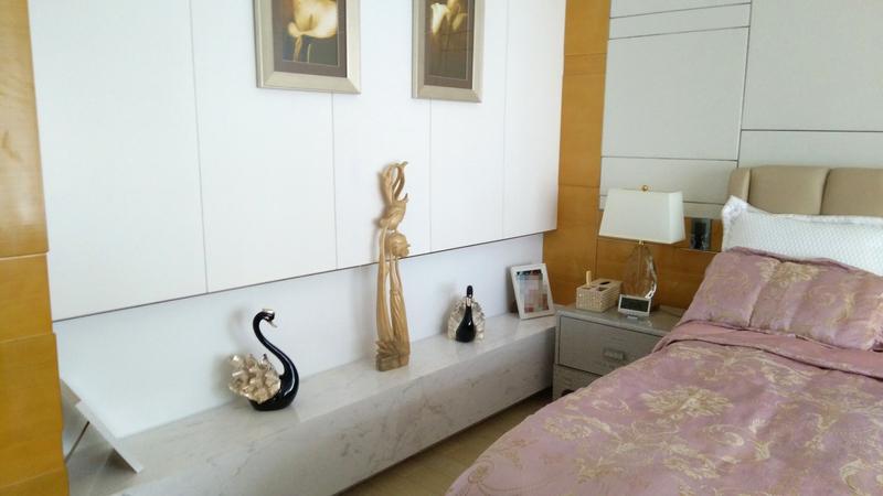 12月1日四川绵阳，女子称自己的新家被陌生人安家了，主卧搭着床 还有一个蹲便马桶