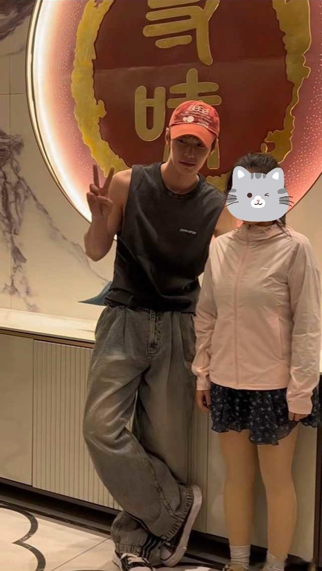 我哥回个老家成人形打卡点了啊hhh