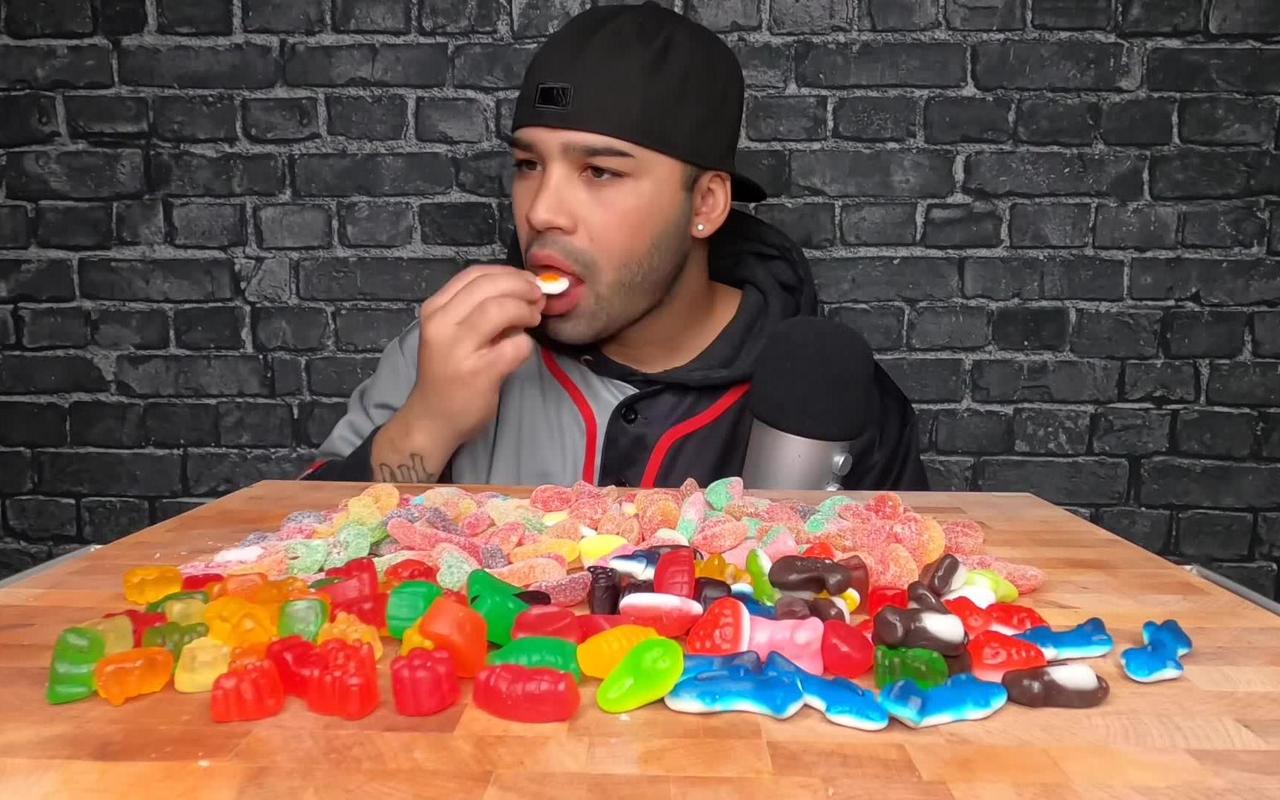 美国人一顿吃的糖，让中国人害怕！全民嗜糖背后是资本百年阴谋？

在洛杉矶市中心的