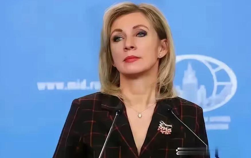 俄罗斯外交部发言人扎哈罗娃最近又“开大”了，谈北约秘书长斯托尔滕贝格，全程没带一