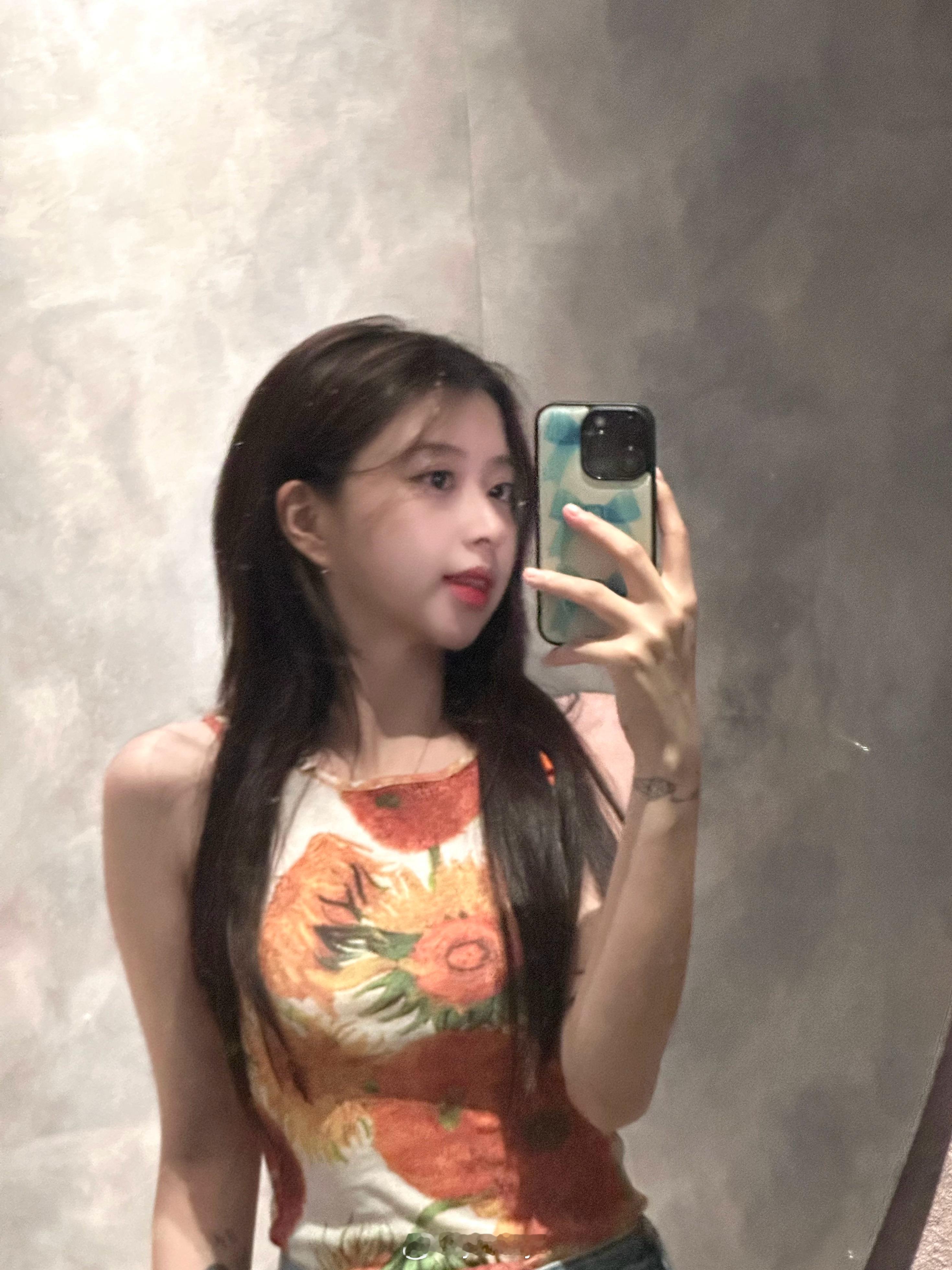 🌻    ：） ​​​