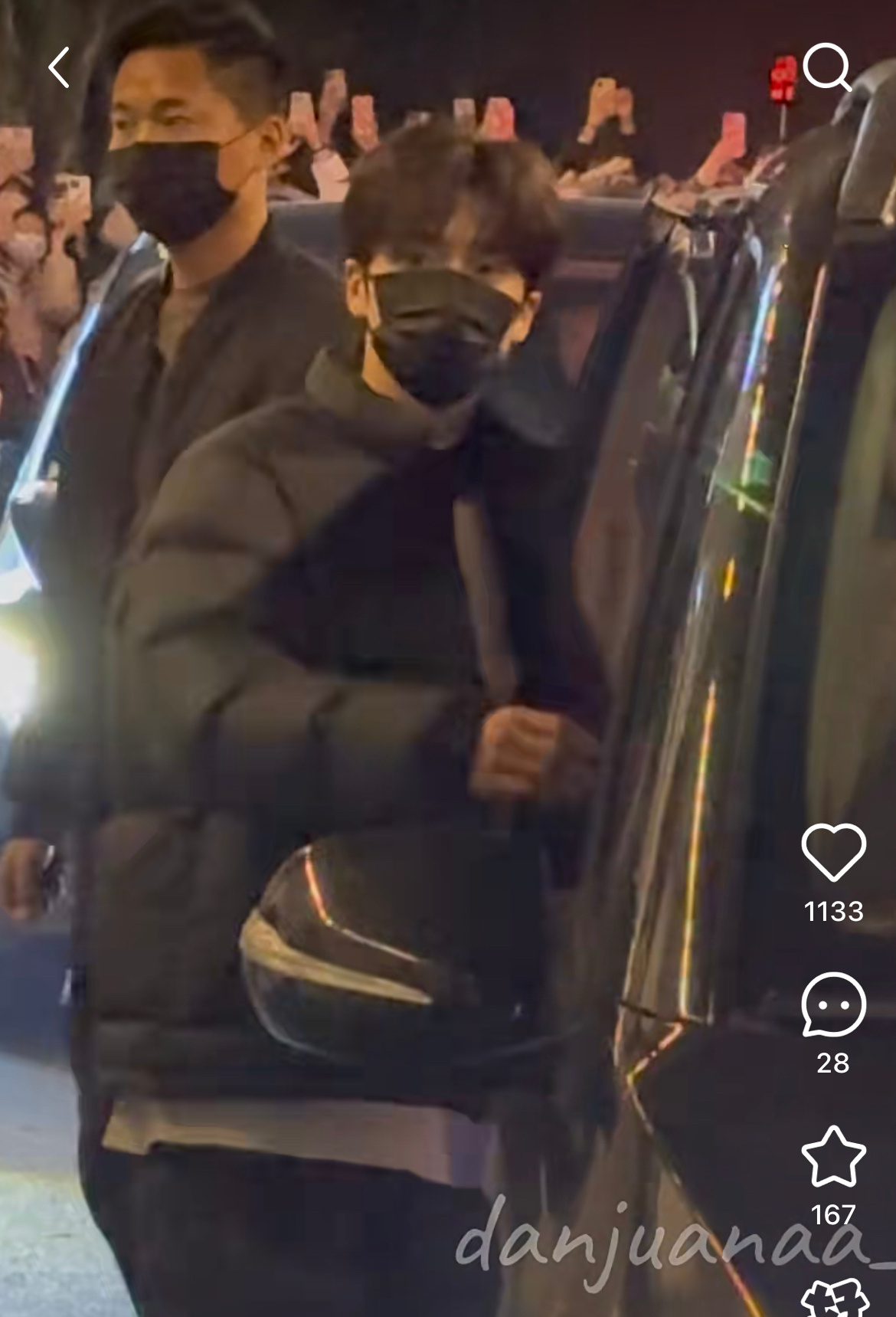 你告诉我这两男的是一个人[疑问] 