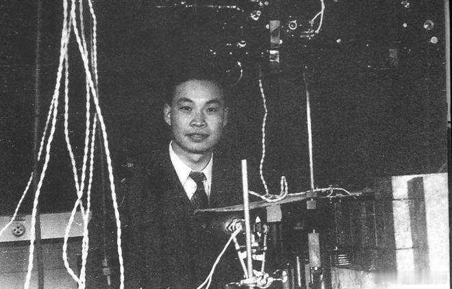如果您刷到了，请您停留3秒钟，向钱三强：中国原子能事业的奠基人致敬！随手点赞！献