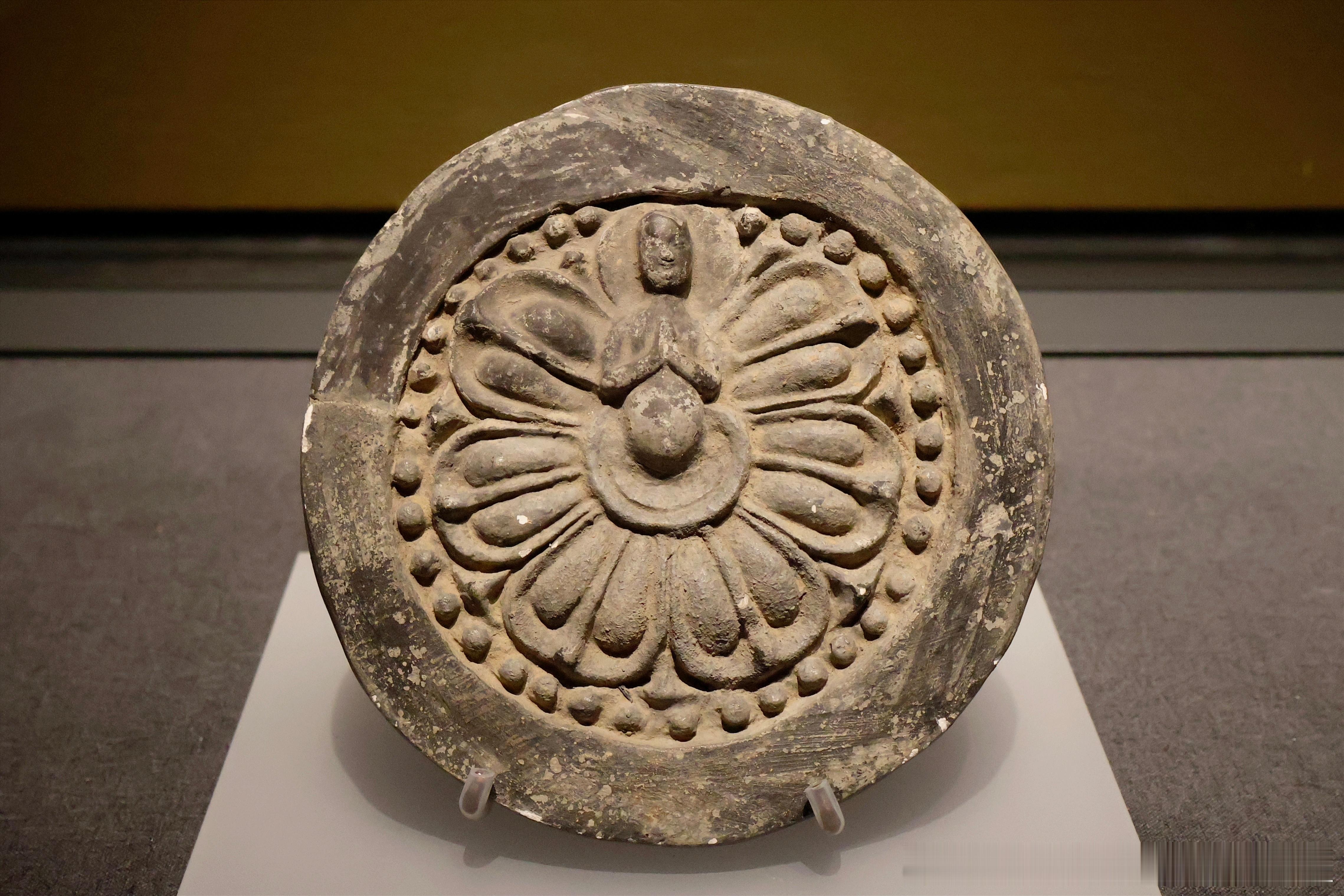 北朝考古 莲花化生瓦当/北魏/中国考古博物馆藏河南洛阳永宁寺遗址出土 