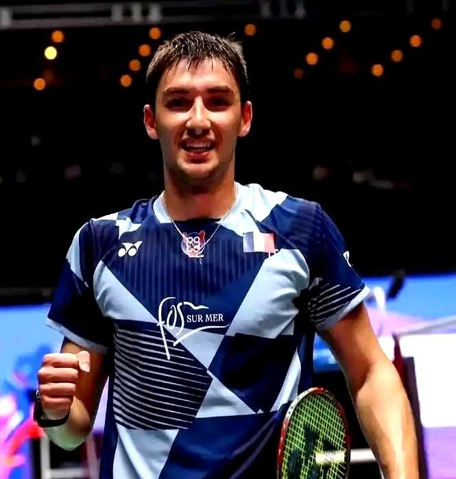 13-21也能翻盘！
 

新德里超级750赛，小波波夫先输后赢，把王子维挡在1