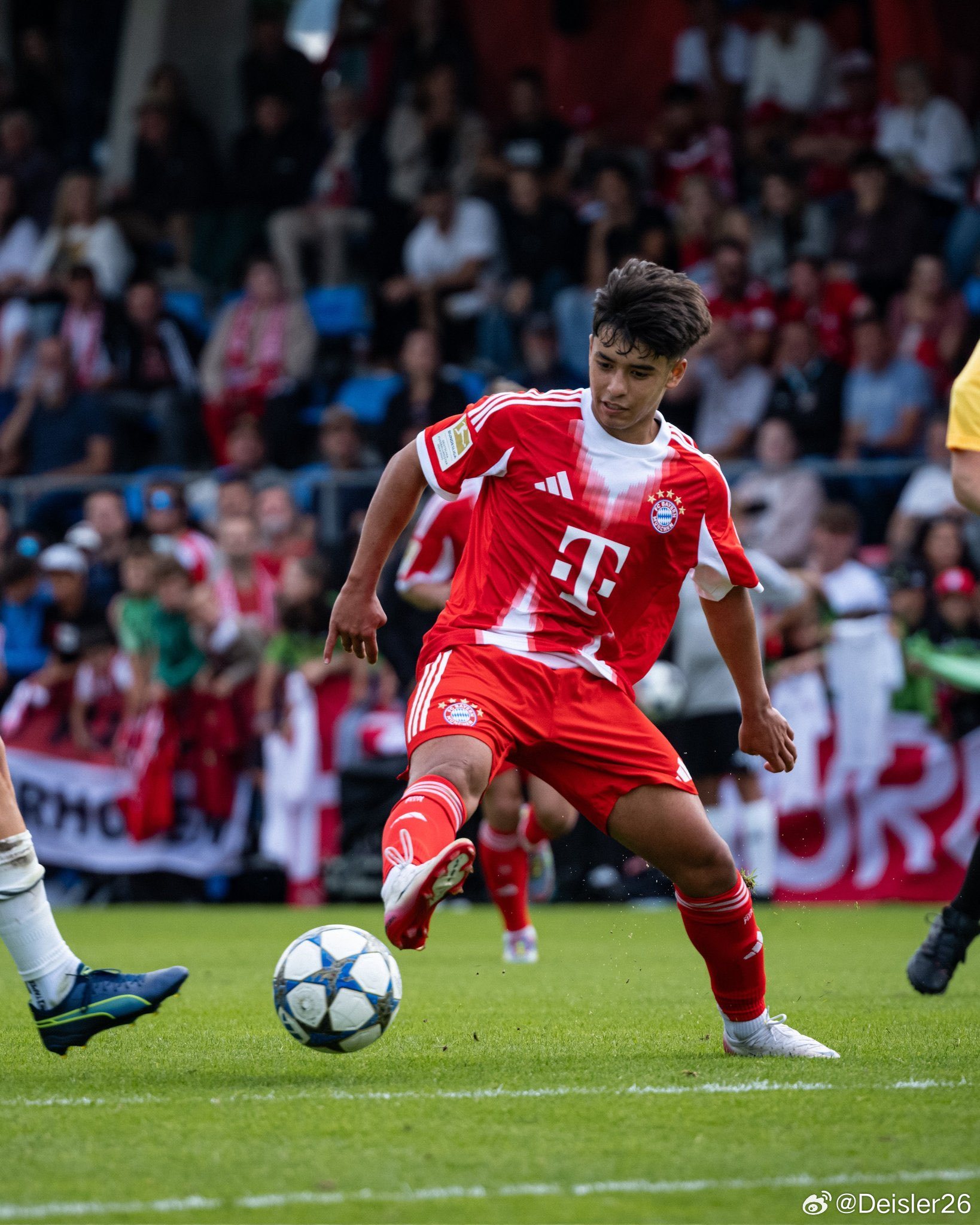 🚨今天，17歲的麥孔·卡多索將首次進入拜仁足球俱樂部一線隊陣容，並有機會在對陣