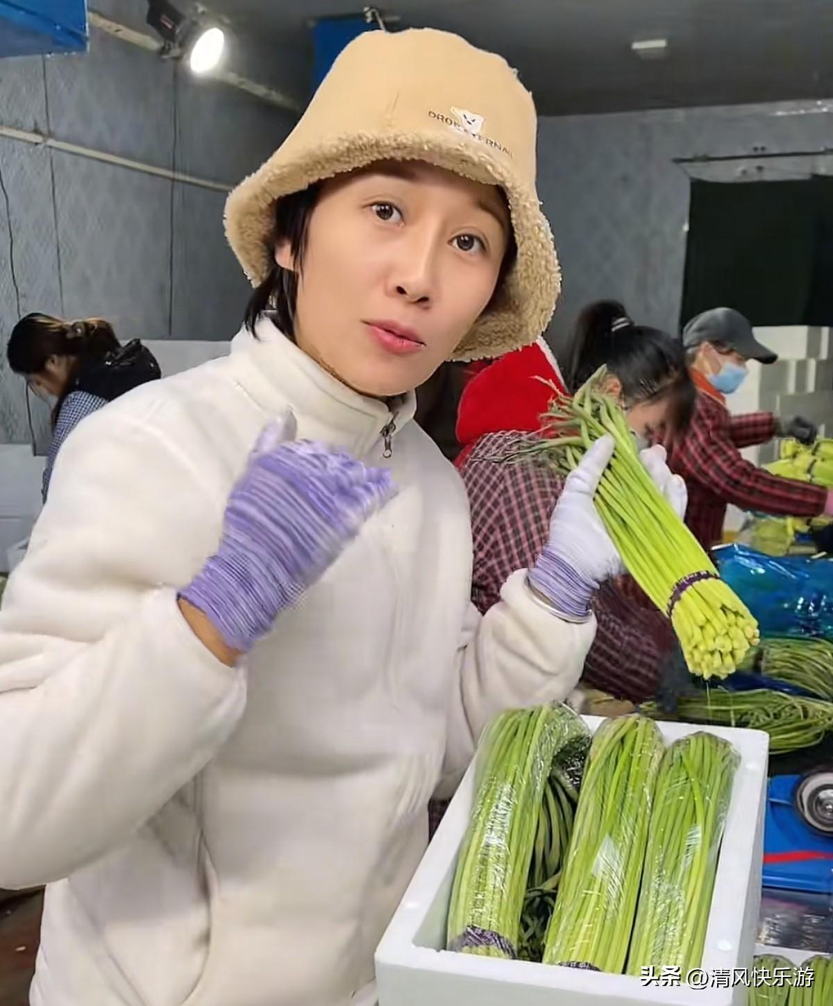 一个人在家做电商，村里几乎人家种的蒜薹收获了，他们都年龄比较大了，看着他们发愁的