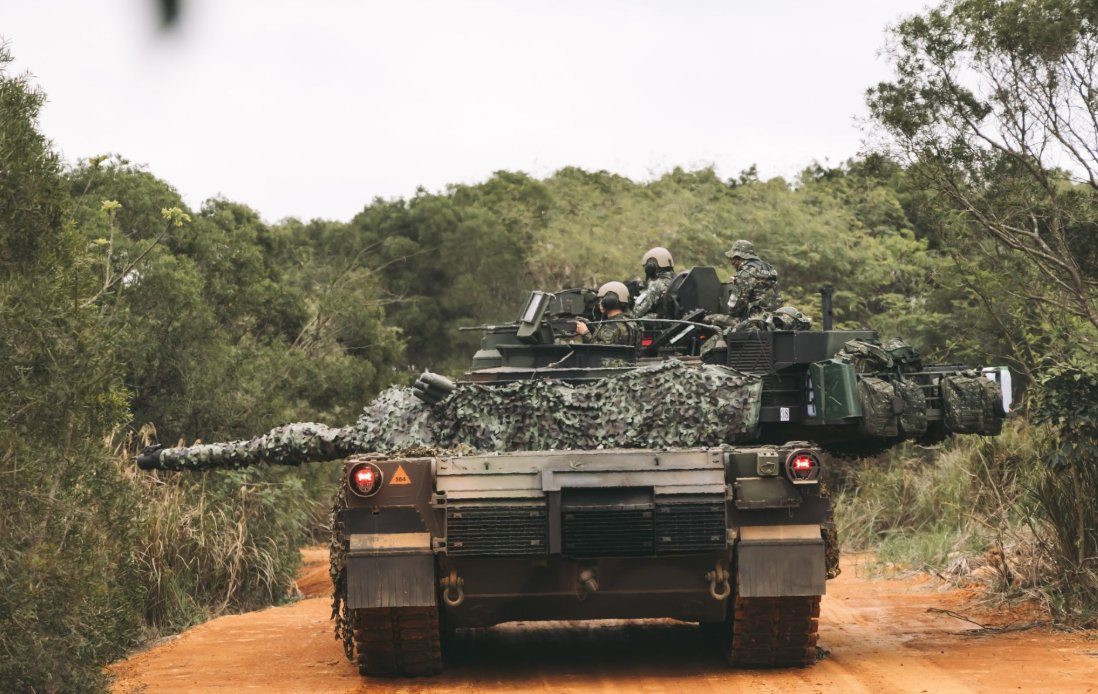 挂了伪装网的中国台湾M1A2T主战坦克每天认识一件兵器烽火问鼎计划