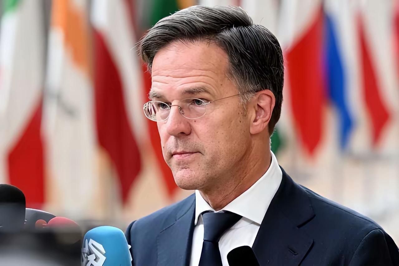 法国人应该问问先祖拿破仑，能与俄为敌否？