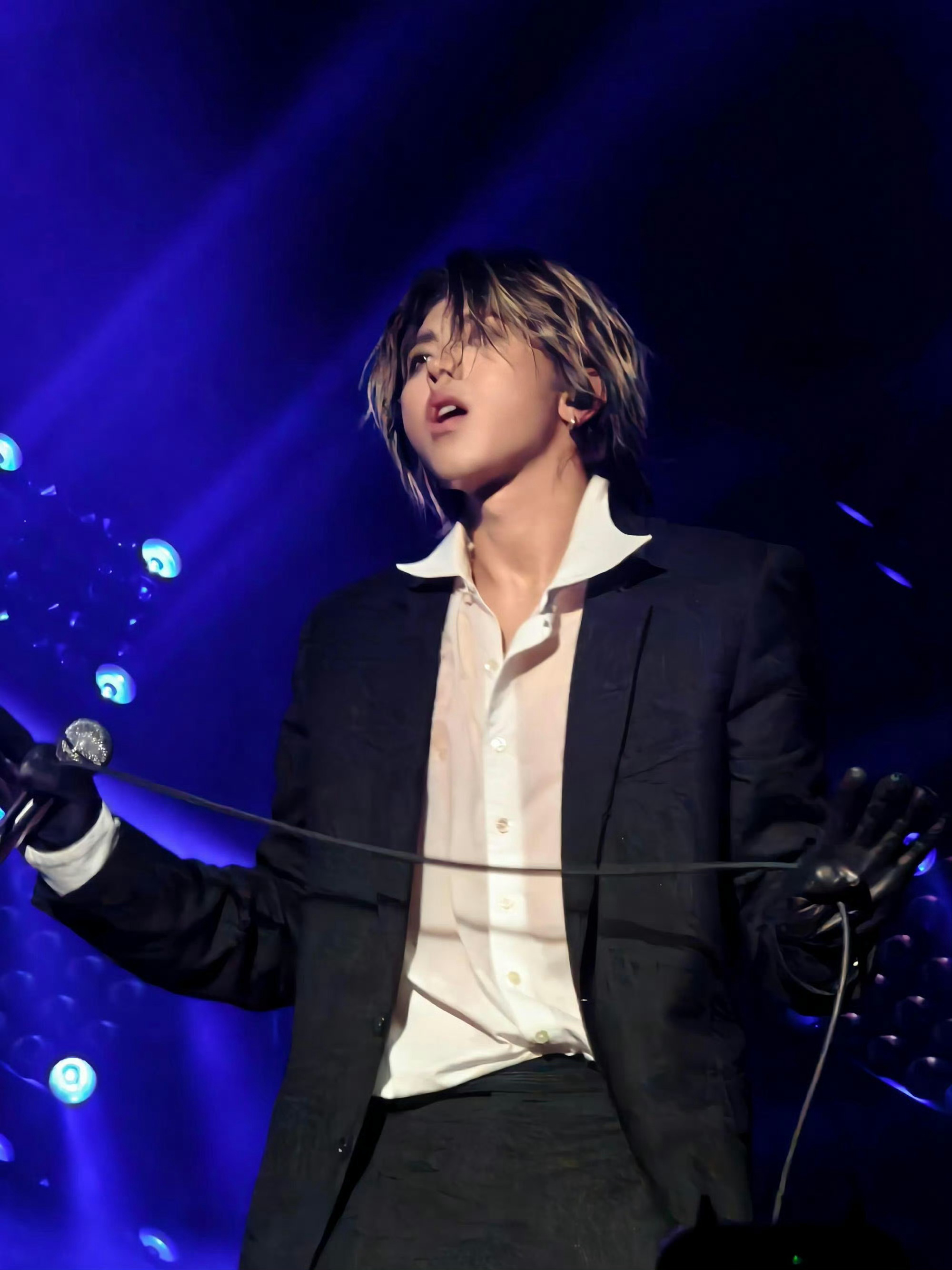 蔡徐坤  cxk原创音乐制作人蔡徐坤 cxk蔡徐坤新专辑kun 你的痛苦我都心疼