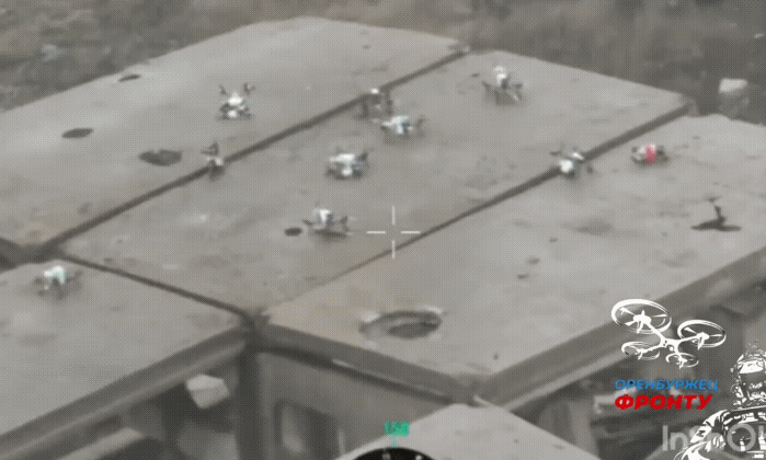 赚大了！俄军无人机丢一枚炸弹，炸了一窝乌军无人机。

乌军也非常狡猾，九架FPV