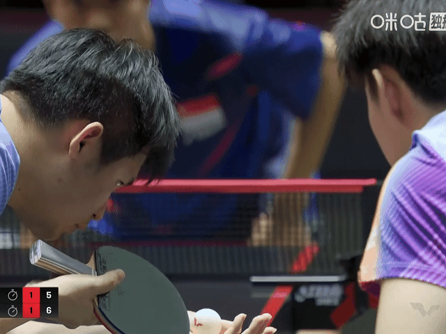 2026WTT新加坡大满贯林诗栋的发球因为回抛被裁判罚分，提出鹰眼挑战👀挑战结